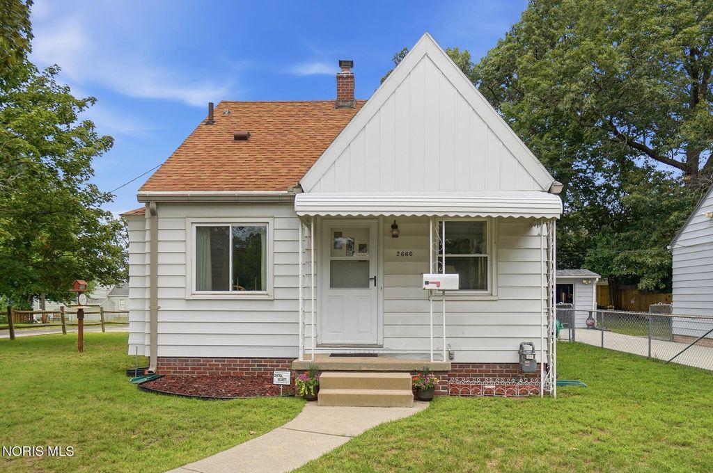 2660 Oak Grove Place, Toledo, OH 43613