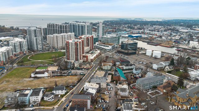 10 Lipton Place, Stamford, CT 06902