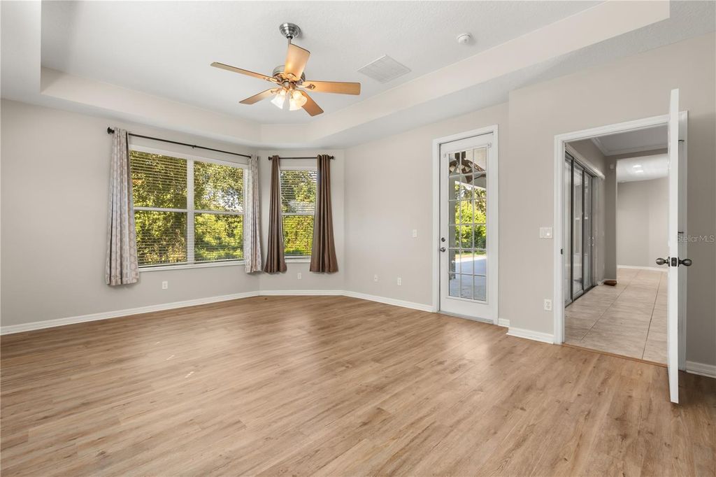 Image 8 of property listing at 9601 TURTLE LANDINGS COURT, Orlando, FL 32832