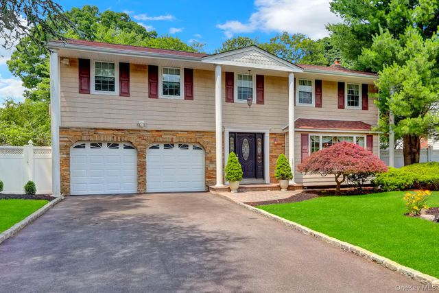 140 Wedgewood Drive, Hauppauge, NY 11788