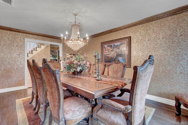 140 Wedgewood Drive, Hauppauge, NY 11788