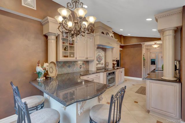 140 Wedgewood Drive, Hauppauge, NY 11788