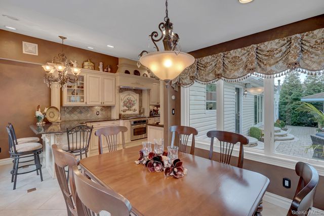 140 Wedgewood Drive, Hauppauge, NY 11788