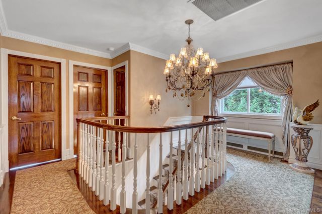 140 Wedgewood Drive, Hauppauge, NY 11788