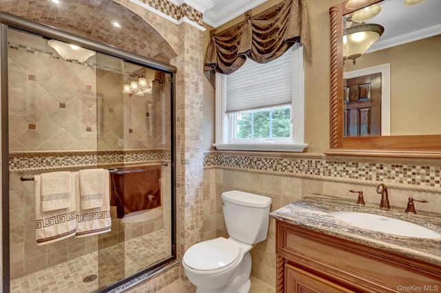 140 Wedgewood Drive, Hauppauge, NY 11788