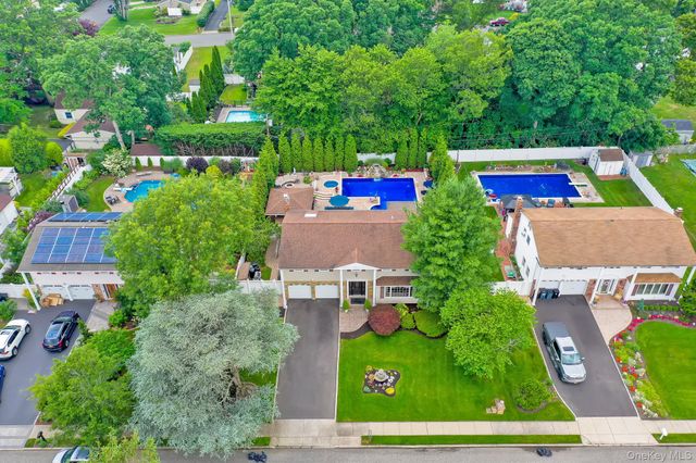 140 Wedgewood Drive, Hauppauge, NY 11788