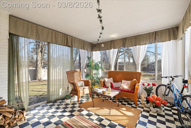 17601 Cambridge Boulevard, Lathrup Village, MI 48076