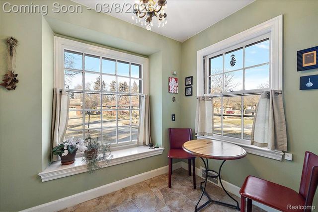 17601 Cambridge Boulevard, Lathrup Village, MI 48076