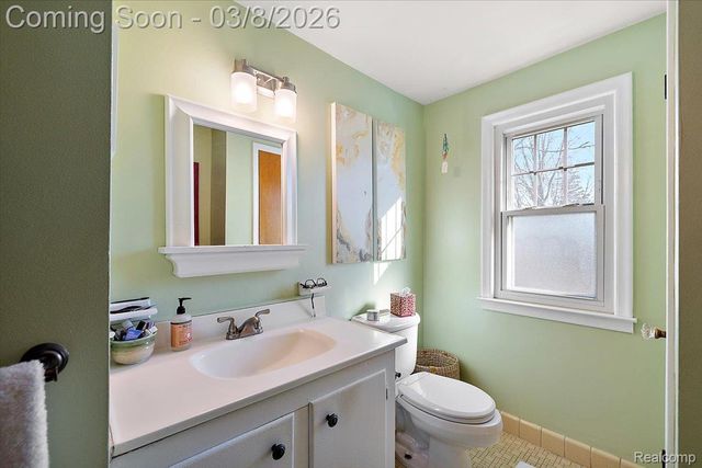 17601 Cambridge Boulevard, Lathrup Village, MI 48076