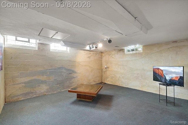 17601 Cambridge Boulevard, Lathrup Village, MI 48076