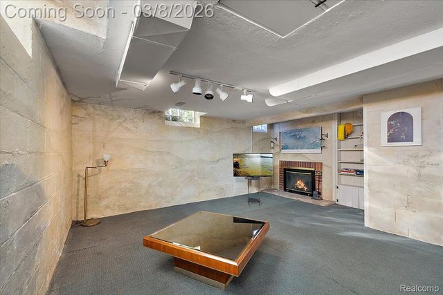 17601 Cambridge Boulevard, Lathrup Village, MI 48076