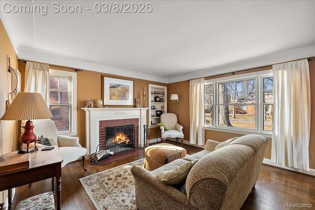 17601 Cambridge Boulevard, Lathrup Village, MI 48076