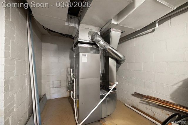 17601 Cambridge Boulevard, Lathrup Village, MI 48076