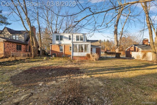 17601 Cambridge Boulevard, Lathrup Village, MI 48076