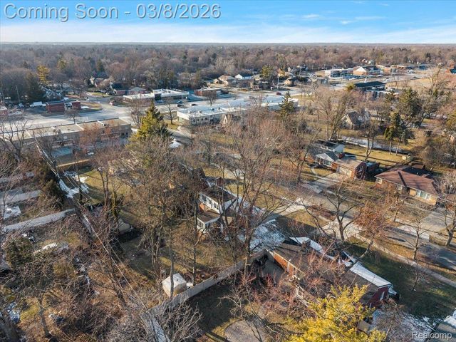 17601 Cambridge Boulevard, Lathrup Village, MI 48076