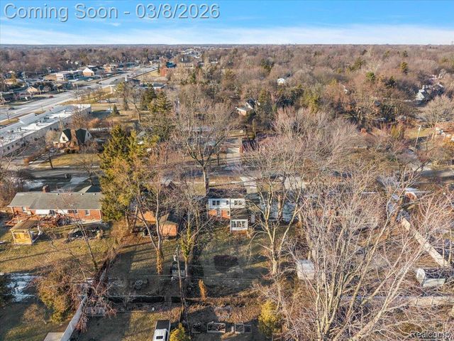 17601 Cambridge Boulevard, Lathrup Village, MI 48076