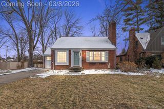 17601 Cambridge Boulevard, Lathrup Village, MI 48076