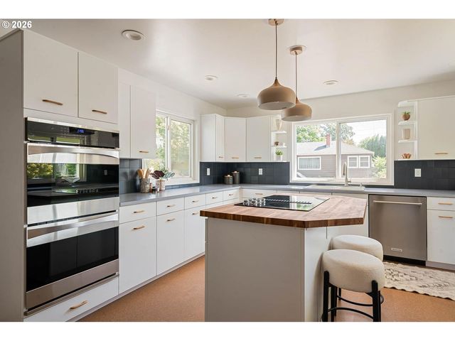 2153 Ne 81ST Ave, Portland, OR 97213