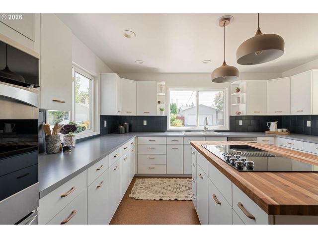 2153 Ne 81ST Ave, Portland, OR 97213