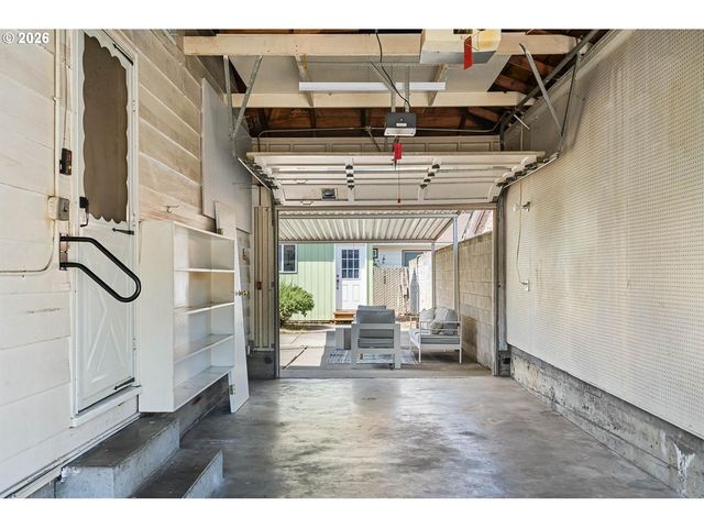 2153 Ne 81ST Ave, Portland, OR 97213