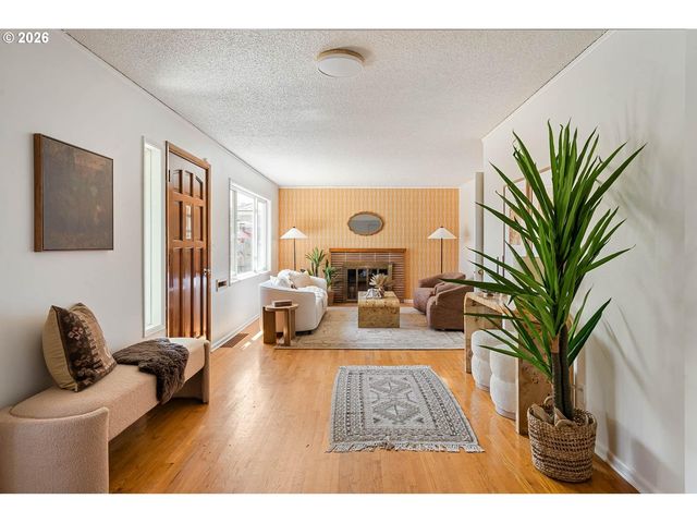 2153 Ne 81ST Ave, Portland, OR 97213