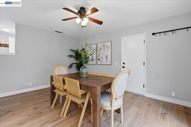 854 Hanover St, Livermore, CA 94551