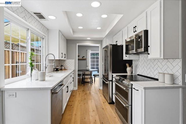 854 Hanover St, Livermore, CA 94551