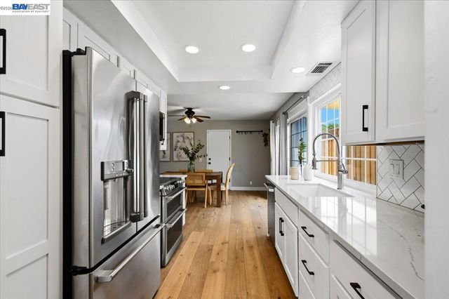 854 Hanover St, Livermore, CA 94551