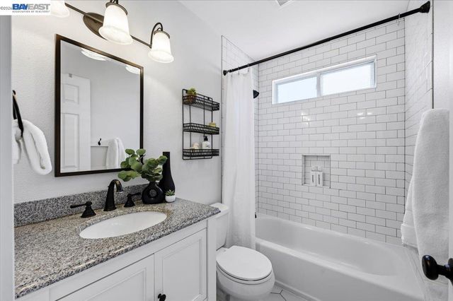 854 Hanover St, Livermore, CA 94551