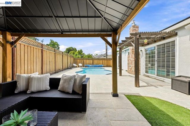 854 Hanover St, Livermore, CA 94551