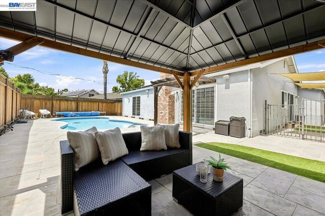 854 Hanover St, Livermore, CA 94551