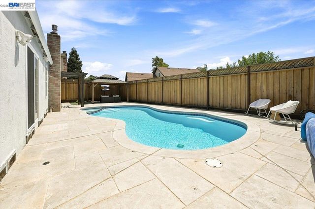 854 Hanover St, Livermore, CA 94551