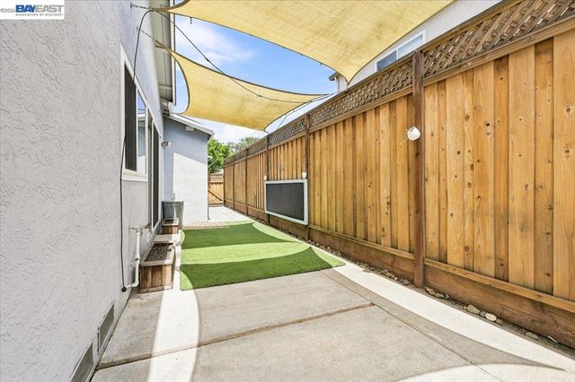 854 Hanover St, Livermore, CA 94551