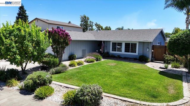 854 Hanover St, Livermore, CA 94551