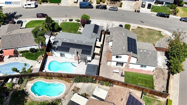 854 Hanover St, Livermore, CA 94551