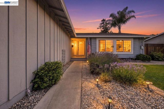 854 Hanover St, Livermore, CA 94551