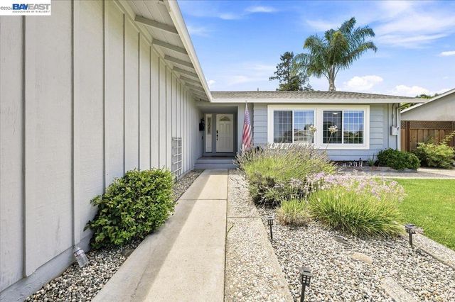 854 Hanover St, Livermore, CA 94551