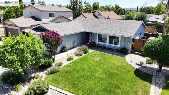 854 Hanover St, Livermore, CA 94551