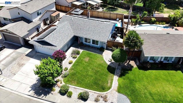 854 Hanover St, Livermore, CA 94551