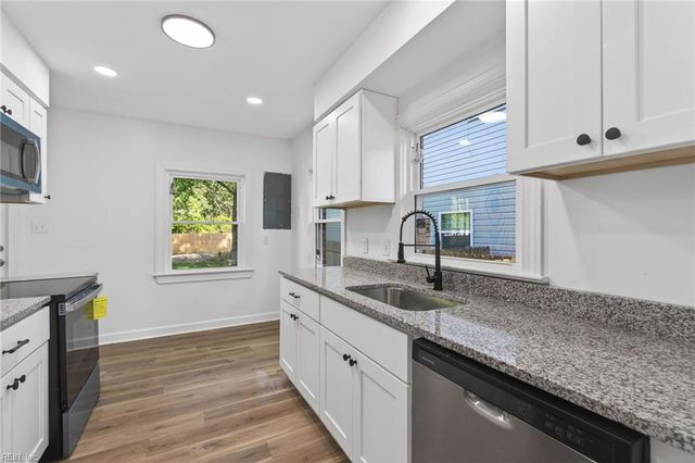 690 Greenbriar AVE, Hampton, VA 23661