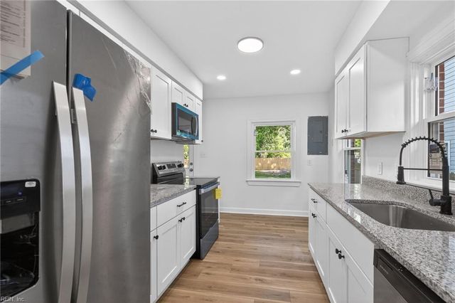 690 Greenbriar AVE, Hampton, VA 23661