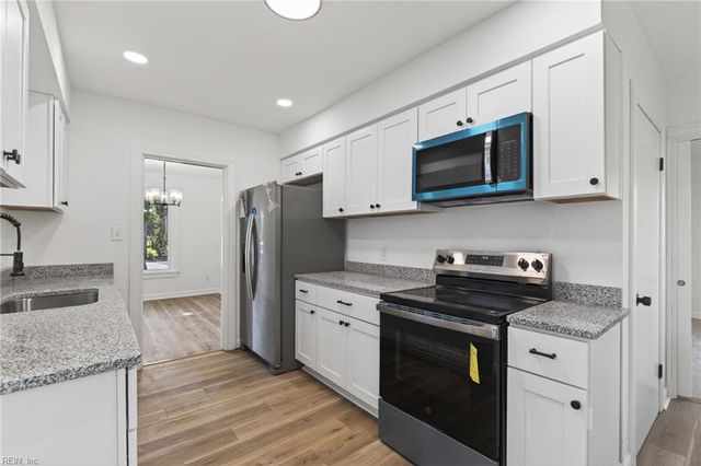690 Greenbriar AVE, Hampton, VA 23661