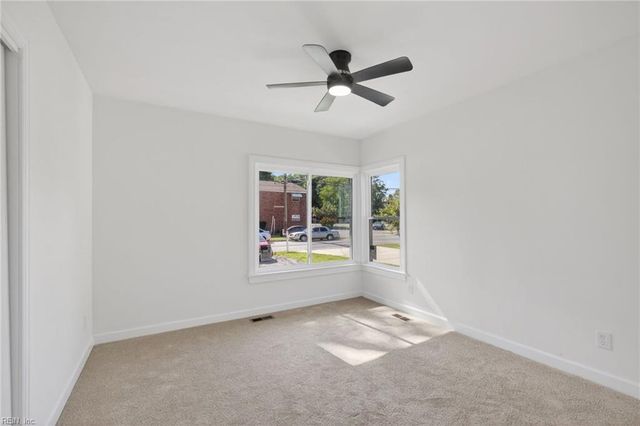 690 Greenbriar AVE, Hampton, VA 23661