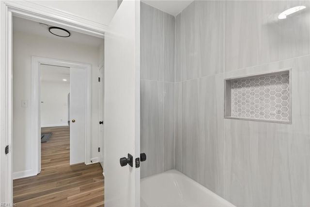 690 Greenbriar AVE, Hampton, VA 23661