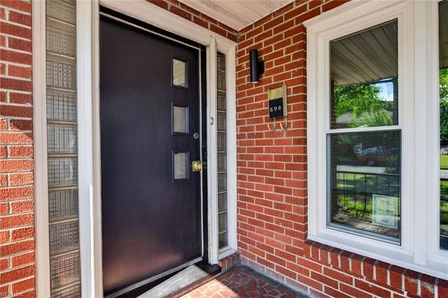 690 Greenbriar AVE, Hampton, VA 23661