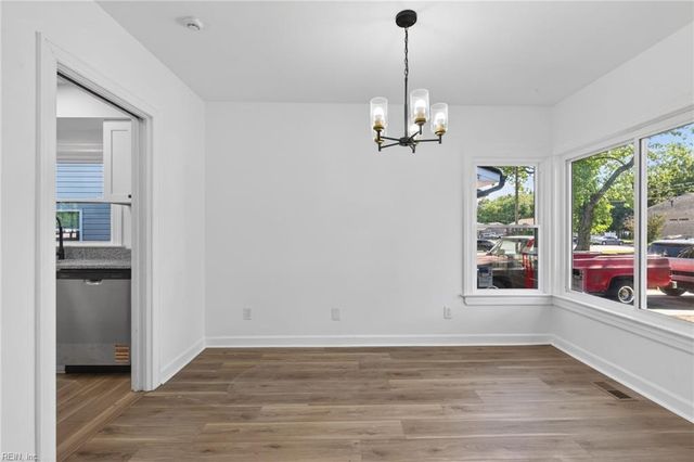 690 Greenbriar AVE, Hampton, VA 23661