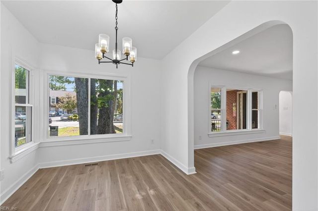 690 Greenbriar AVE, Hampton, VA 23661