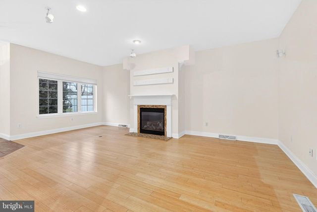 701 WOODFIELD DR, Lititz, PA 17543