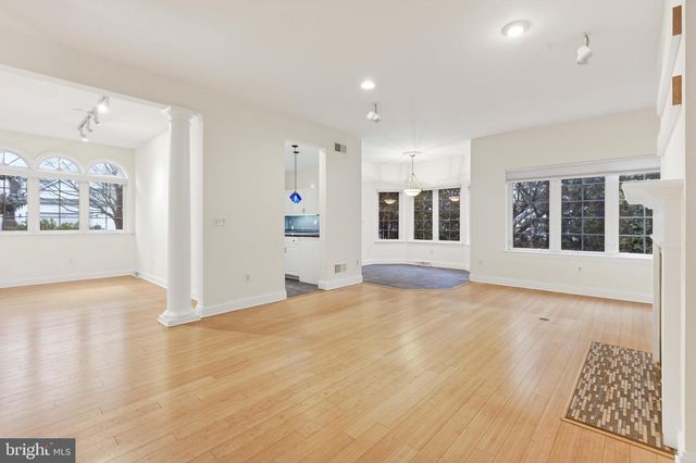 701 WOODFIELD DR, Lititz, PA 17543