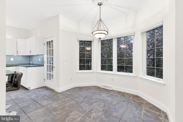 701 WOODFIELD DR, Lititz, PA 17543